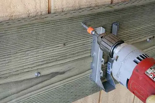 SDS Screws on ledger